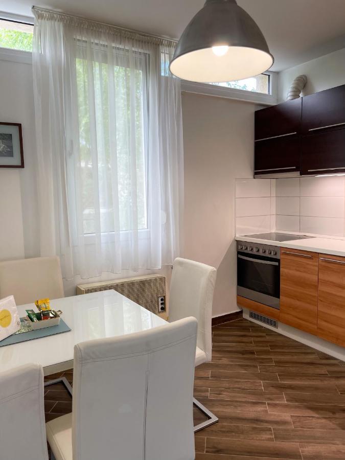 Greatforest Rosehill 1 Apartman เดเบรตเซน ภายนอก รูปภาพ