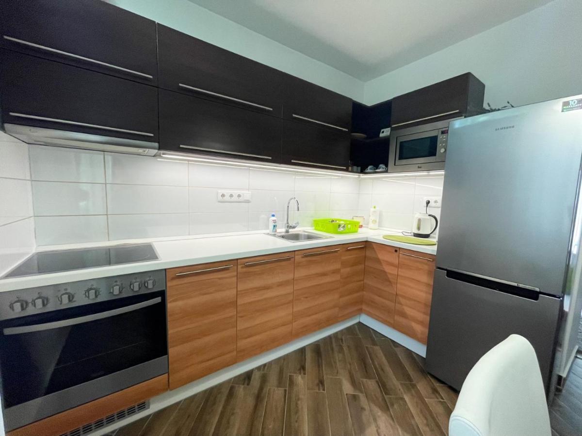 Greatforest Rosehill 1 Apartman เดเบรตเซน ภายนอก รูปภาพ