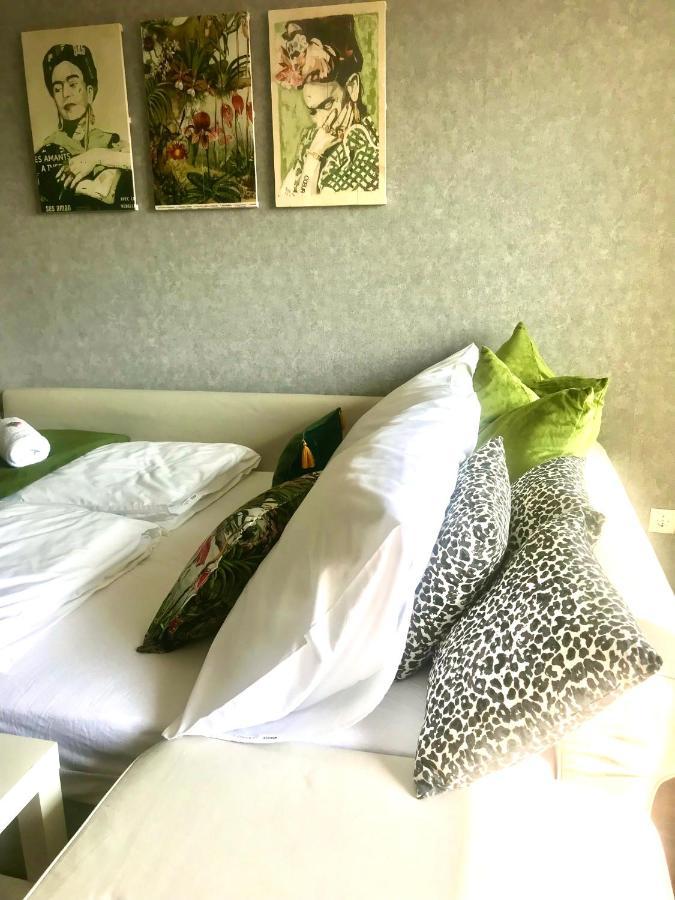 Greatforest Rosehill 1 Apartman เดเบรตเซน ภายนอก รูปภาพ
